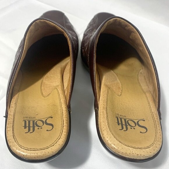 SOFFT Maroon Burgundy Embossed Leather Heeled Clogs Mules Womens SZ 9 - 100450 - Picture 7 of 9